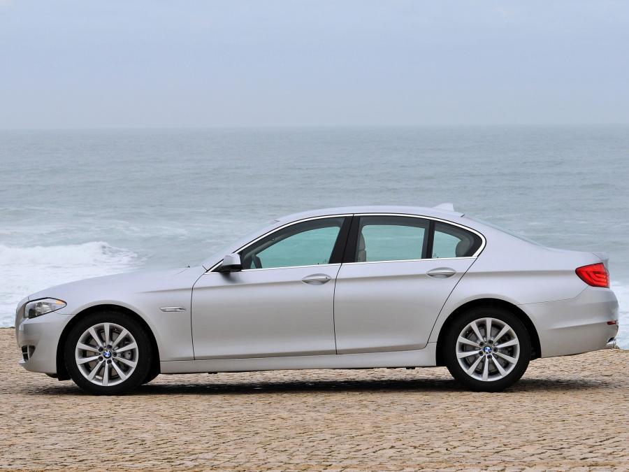  BMW 530d Sedan 2010 года  (фото 16 из 16)